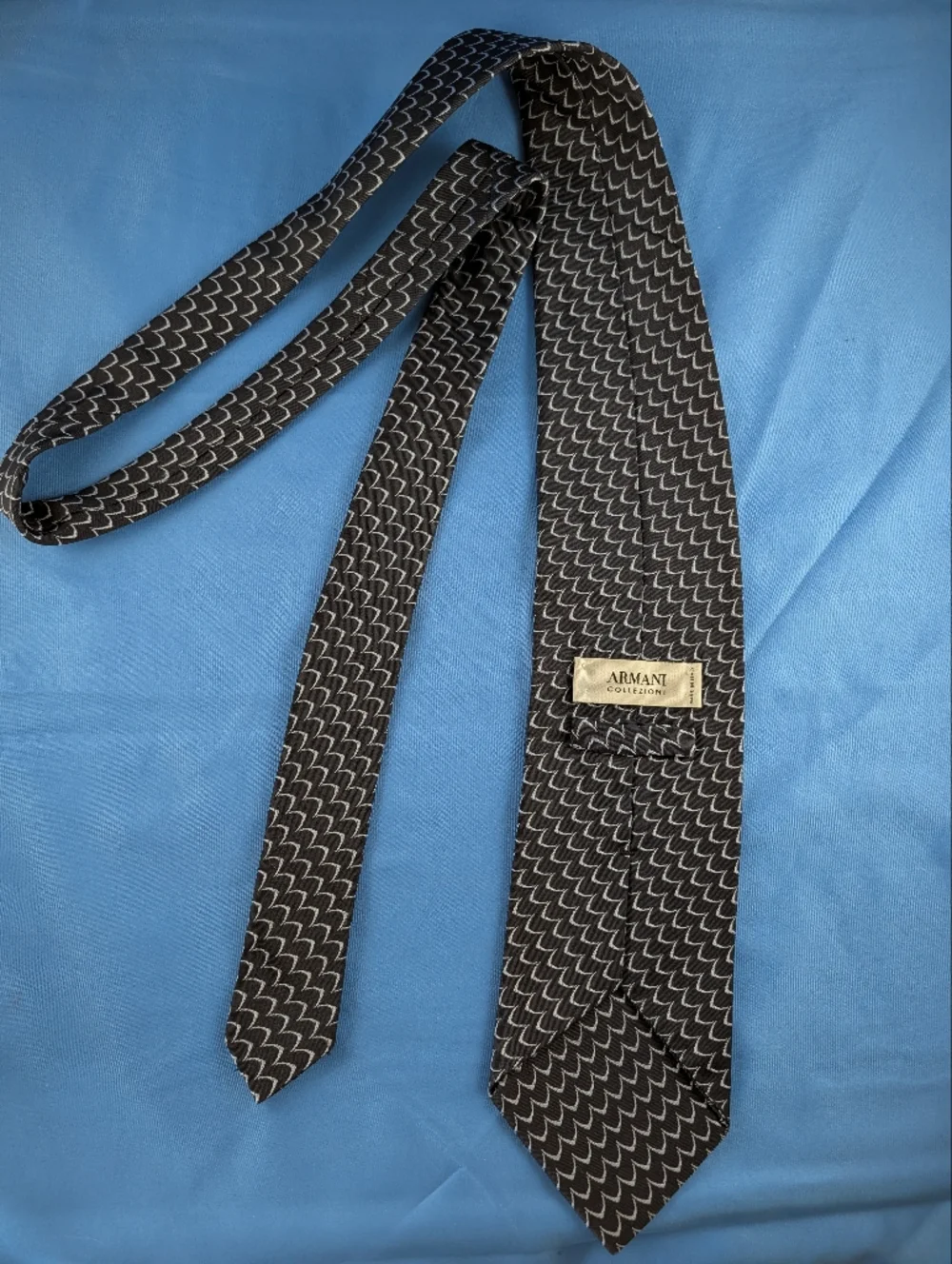 Armani Collezioni Navy and Silver Geometric Silk Tie